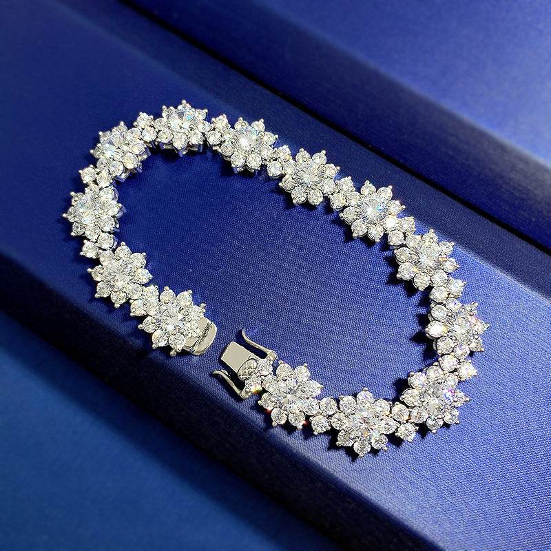 Inlaid Sunflower S925 Silver Bracelet with Sparkling Artificial Diamonds – Elegant Unisex Jewelry - Pasha