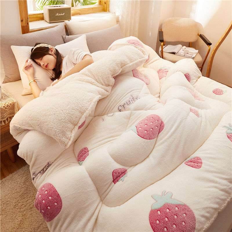 Winter Lamb Velvet Quilt – Warm & Thick Bedding - Pasha