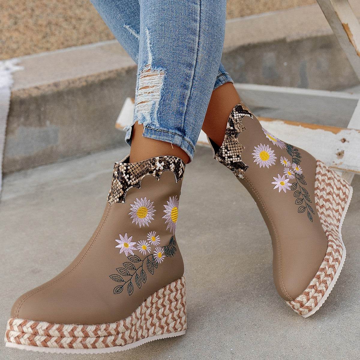 Autumn and Winter Thick Sole Wedge Embroidered Retro Casual Boots for women - Pasha