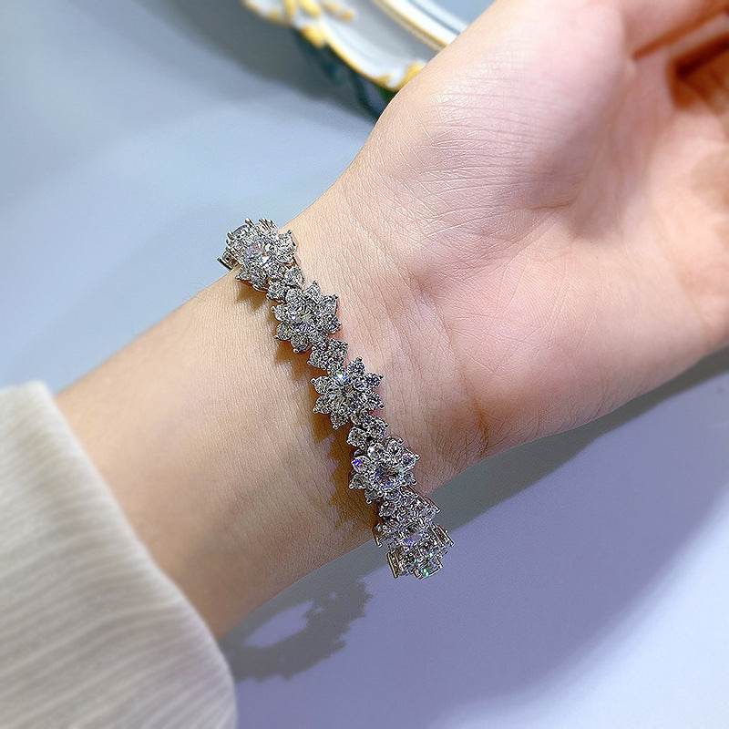 Inlaid Sunflower S925 Silver Bracelet with Sparkling Artificial Diamonds – Elegant Unisex Jewelry - Pasha