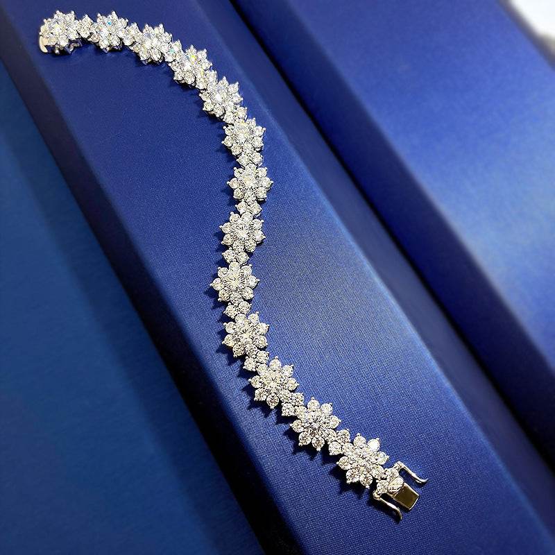 Inlaid Sunflower S925 Silver Bracelet with Sparkling Artificial Diamonds – Elegant Unisex Jewelry - Pasha