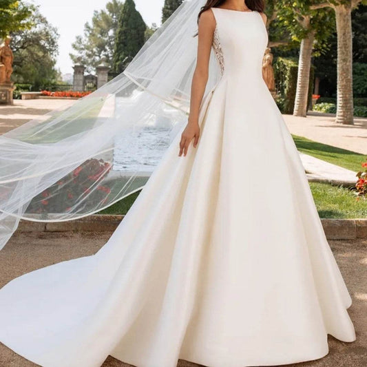Vintage Lace Satin Wedding Dress – French Retro Gown - Pasha