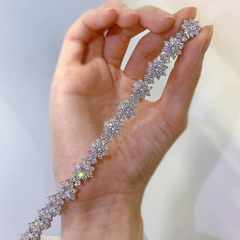 Inlaid Sunflower S925 Silver Bracelet with Sparkling Artificial Diamonds – Elegant Unisex Jewelry - Pasha